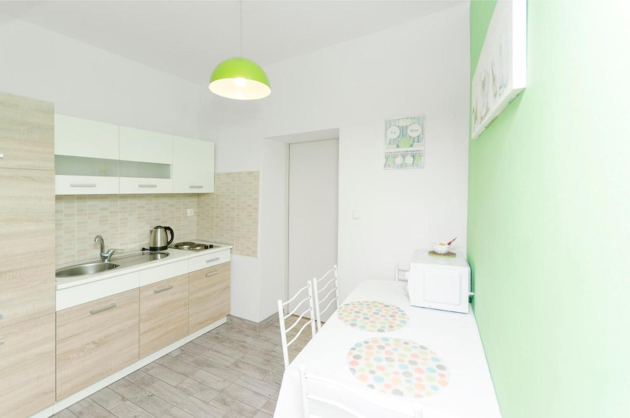 Apartments And Room Take It Easy Tribunj  Exterior photo