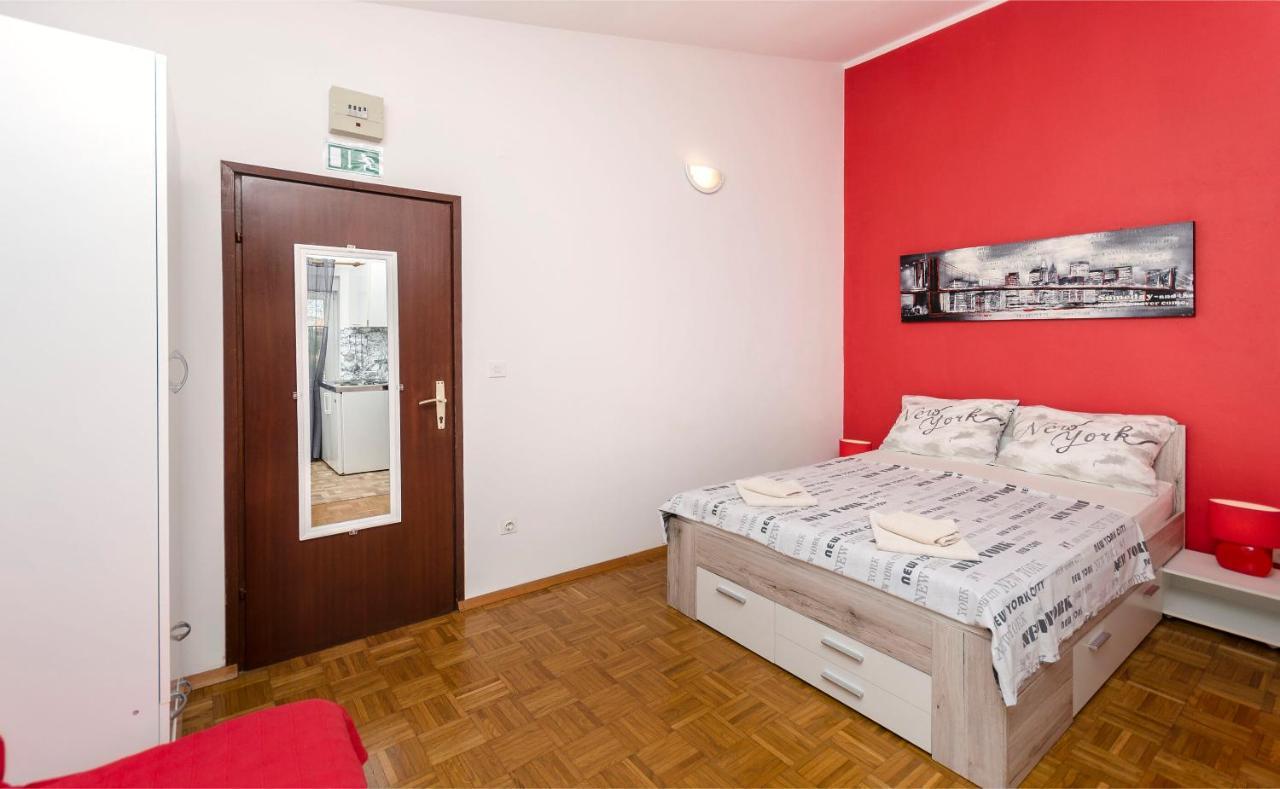 Apartments And Room Take It Easy Tribunj  Exterior photo