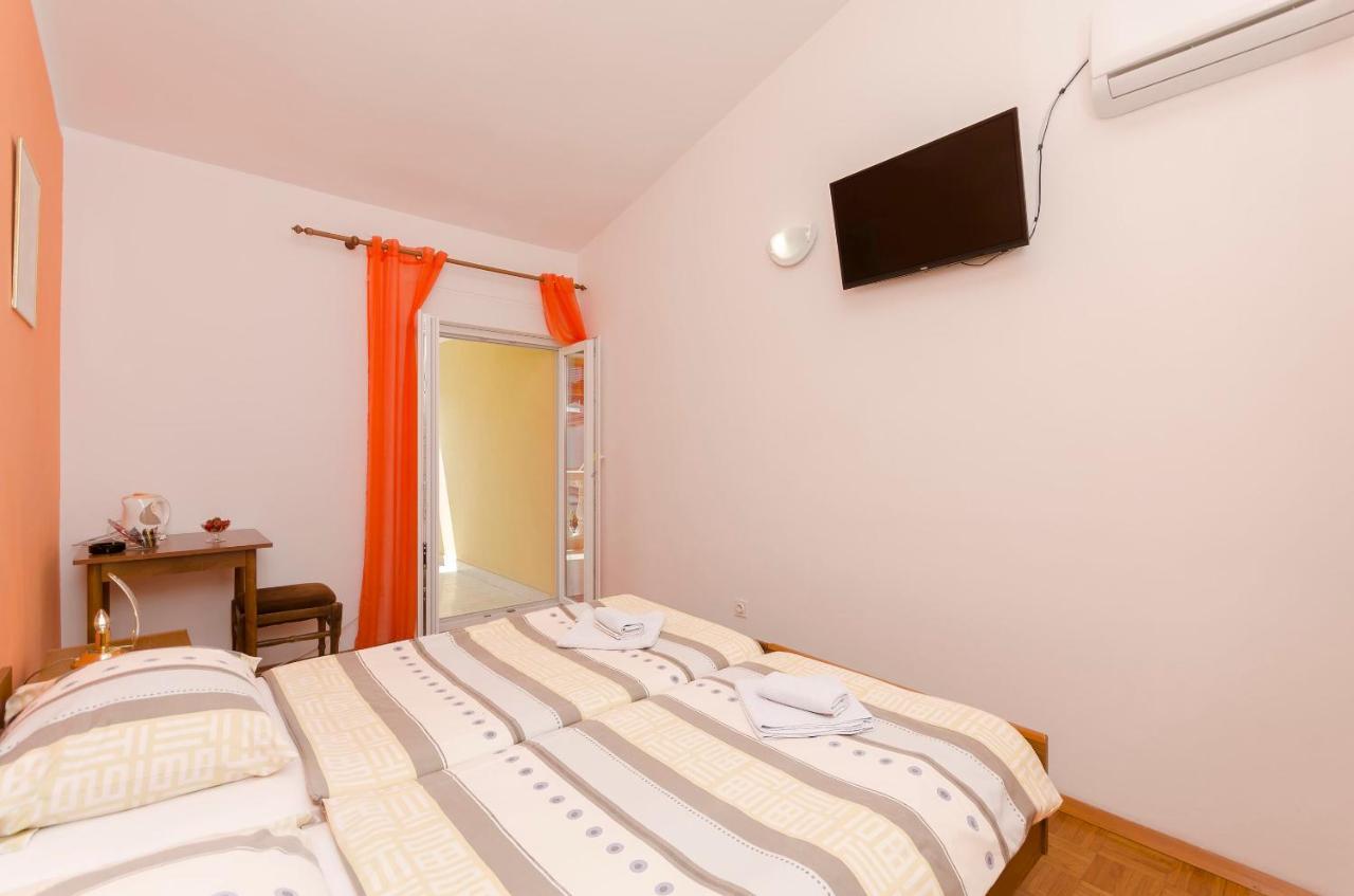 Apartments And Room Take It Easy Tribunj  Exterior photo